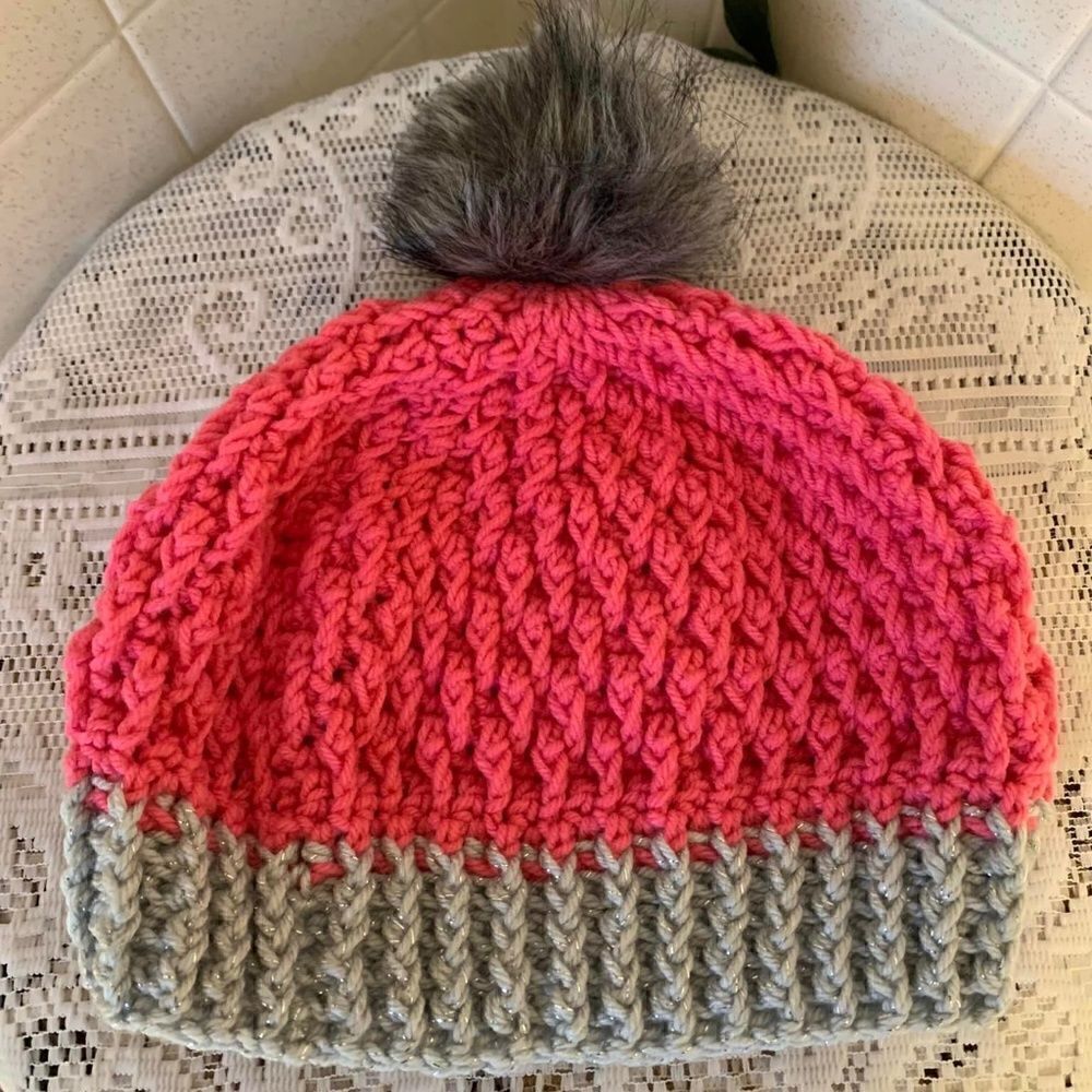 NEW! Beautiful Hand Crochet Beanie Toboggan Hat with Pom Pom Boho Retro Warm